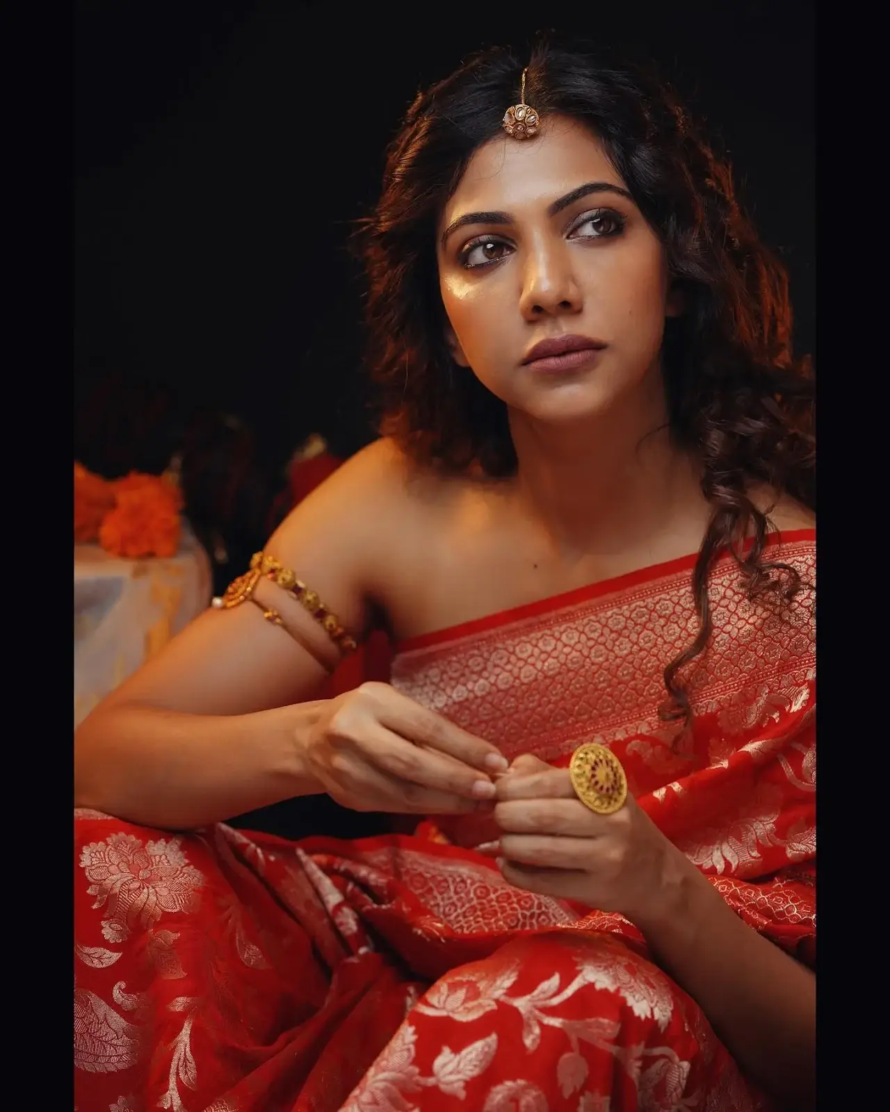 INDIAN GIRL MADONNA SEBASTIAN HOT STILLS IN RED SAREE 6